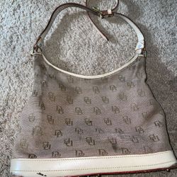 Dooney And Bourke Purse