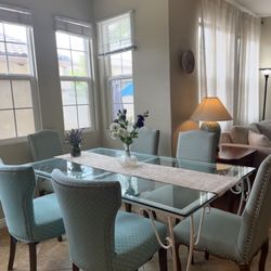 Gorgeous Dining Table Set