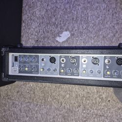 Peavy PV I4B 4 Channel Powered Mixer