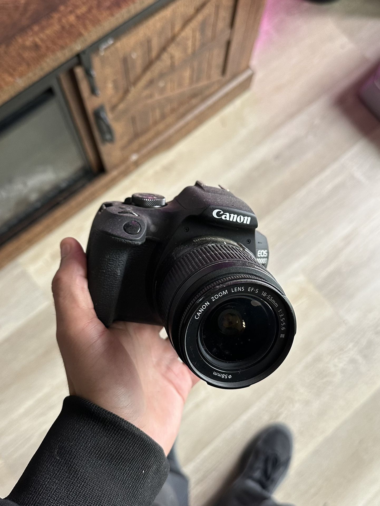 Canon EOS 2000D