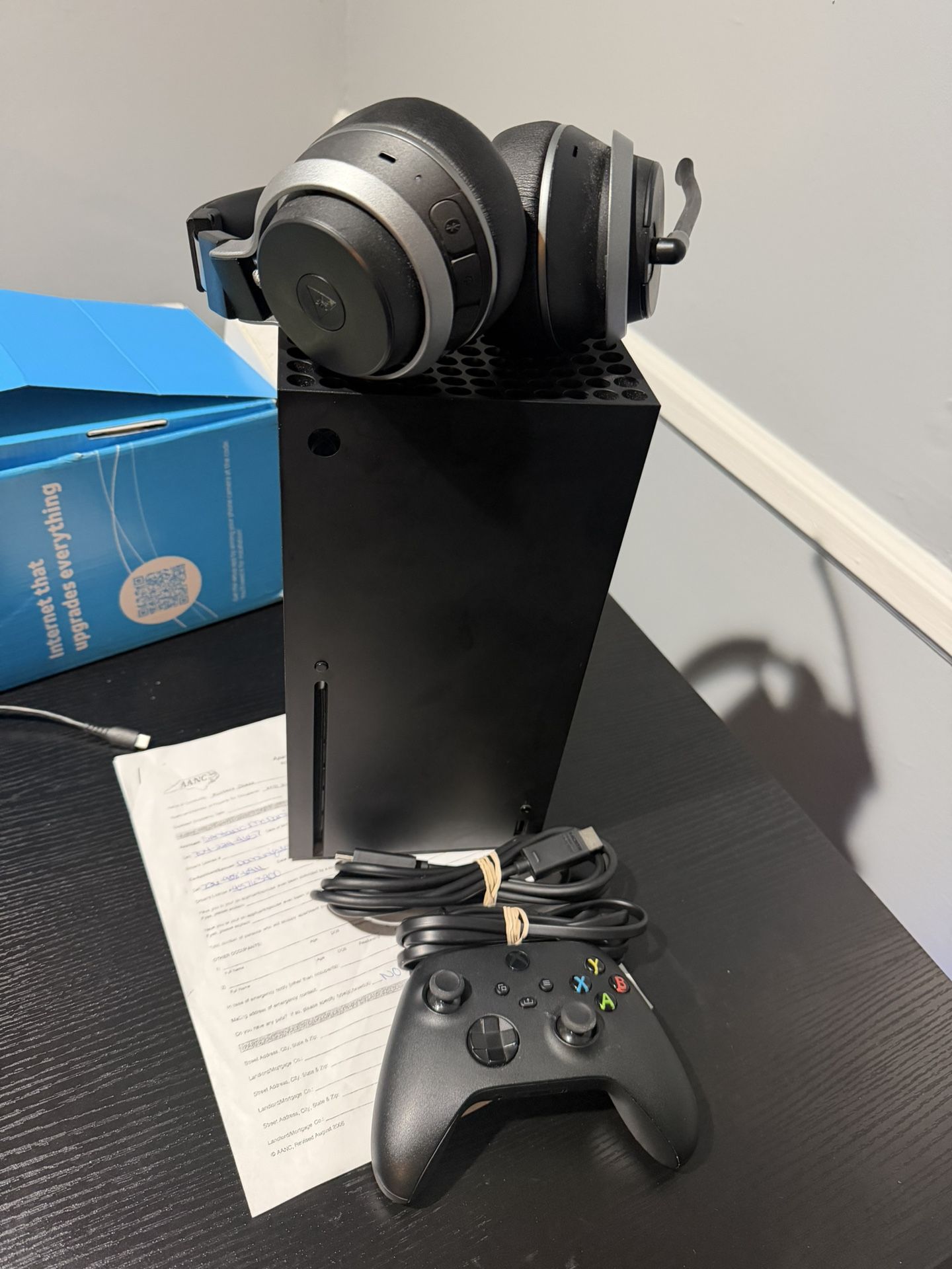 Xbox X  Turtle Beach Headset Gen Two