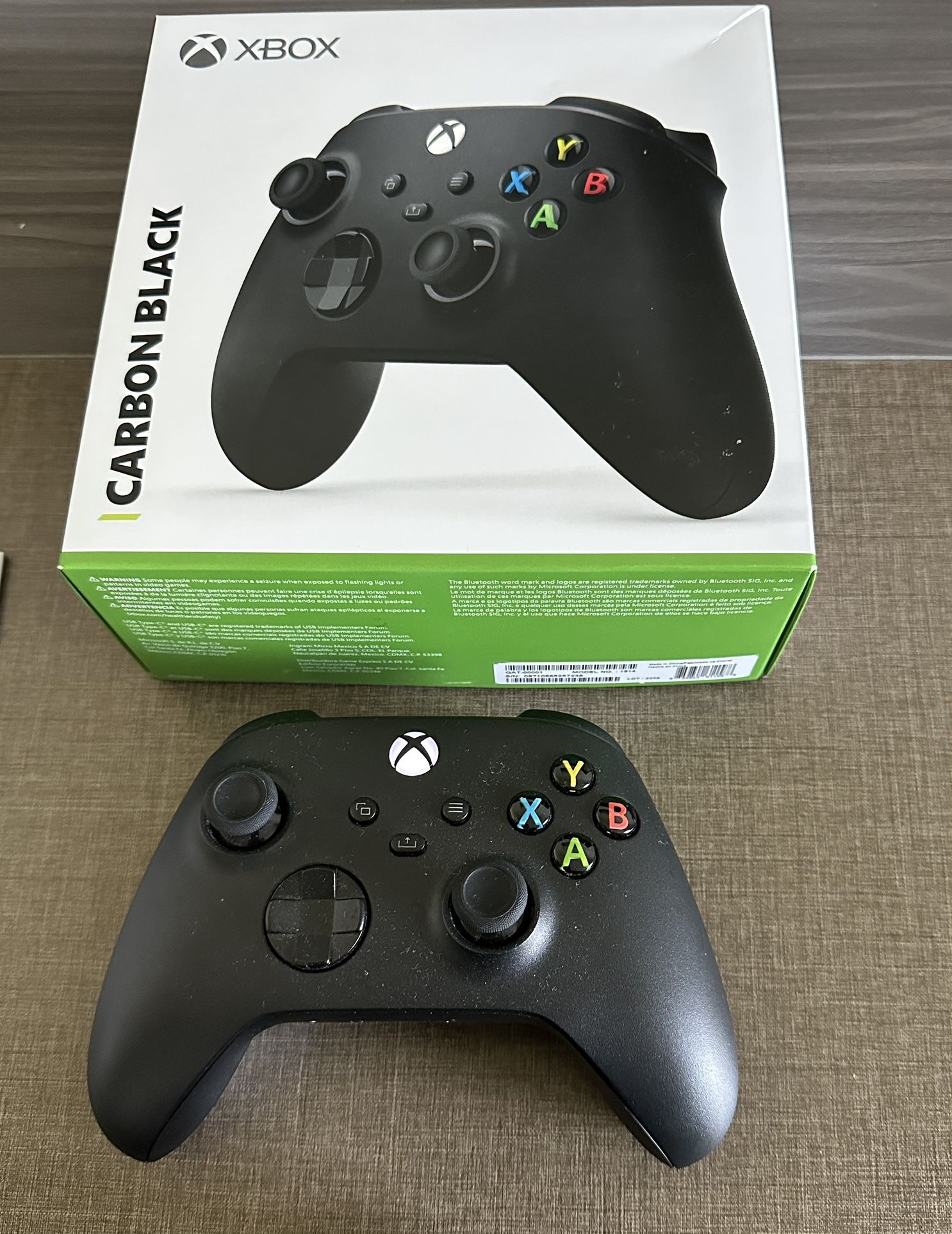 Xbox Wireless Controller – Carbon Black (Mint Condition)