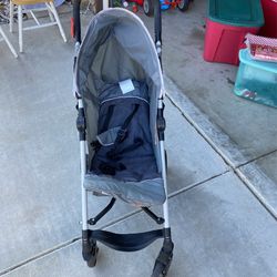 Stroller (collapsible)