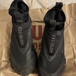 Nike ACG Mens 9 Mountain Fly Goretex (Dark Grey) - Lightly Worn