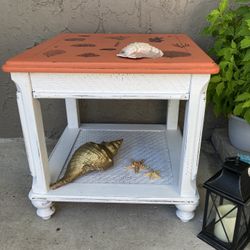 Coral Side table Adorable 