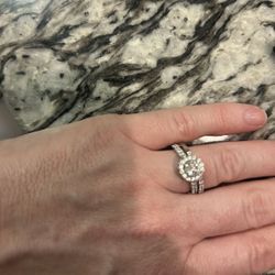 Vera Wang Diamond Ring And Wedding Band 