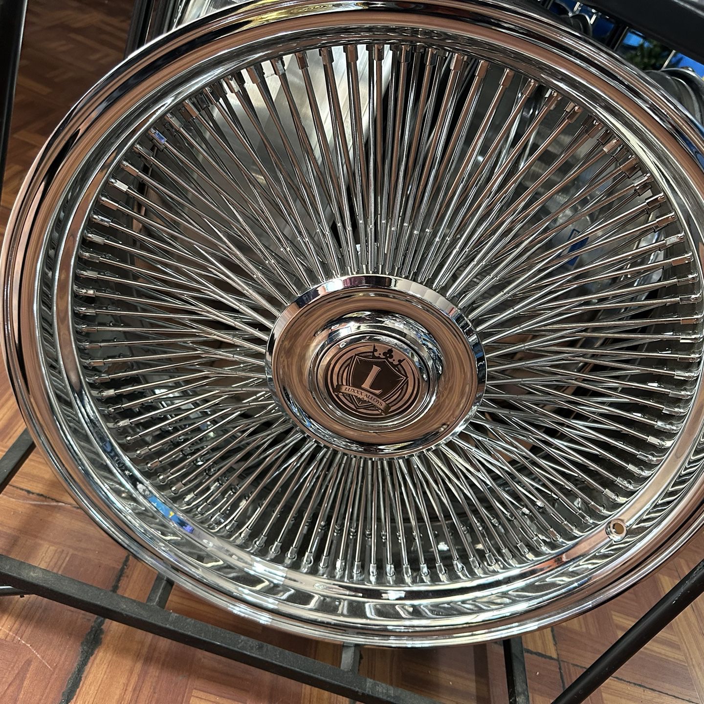 24s Wire Wheels With XL Floating Caps 5lug 