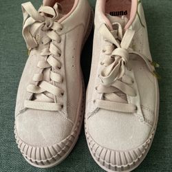 Puma,Women’s Sneakers,Pink,size#8 US