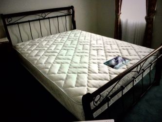 Queen mattress and box spring set 125