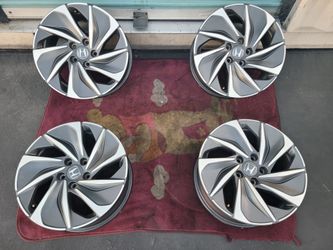 17" Rims Honda Insight or Honda accord wheels like NEW