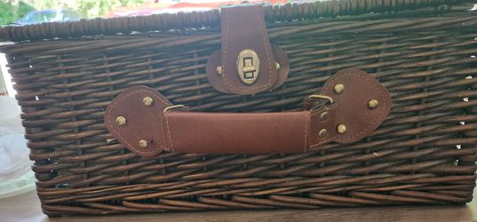 Picnic Time Charleston Picnic Basket