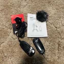 Wireless microphone and receiver with 3.5mm jack