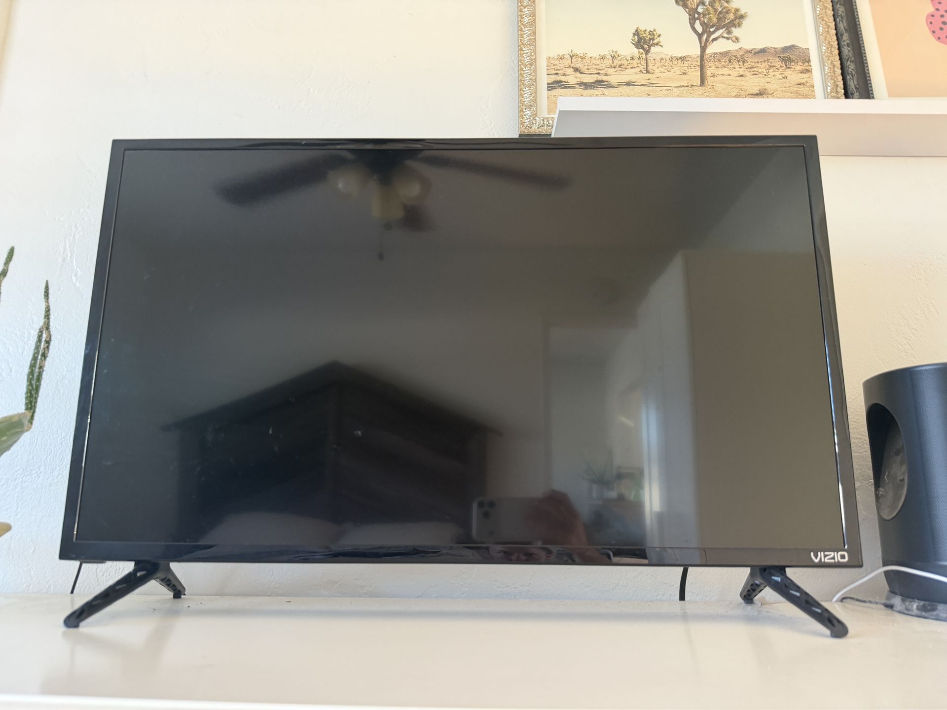 Vizio Smart TV 33 Inches 