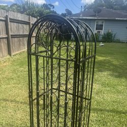 Wrought Iron Wine Rack – Holds Multiple Bottles