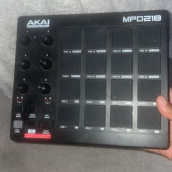 Akai Mpd 218