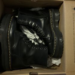DocMarten Jadon Platform Boots SIZE 6