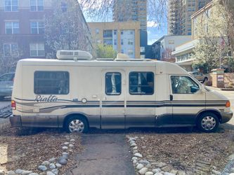 1999 Winnebago Rialta