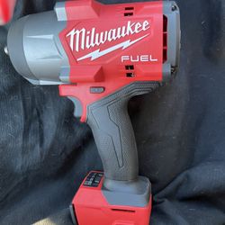 Milwaukee M18 Fuel 1/2” High Torque Square Ring Impact Wrench