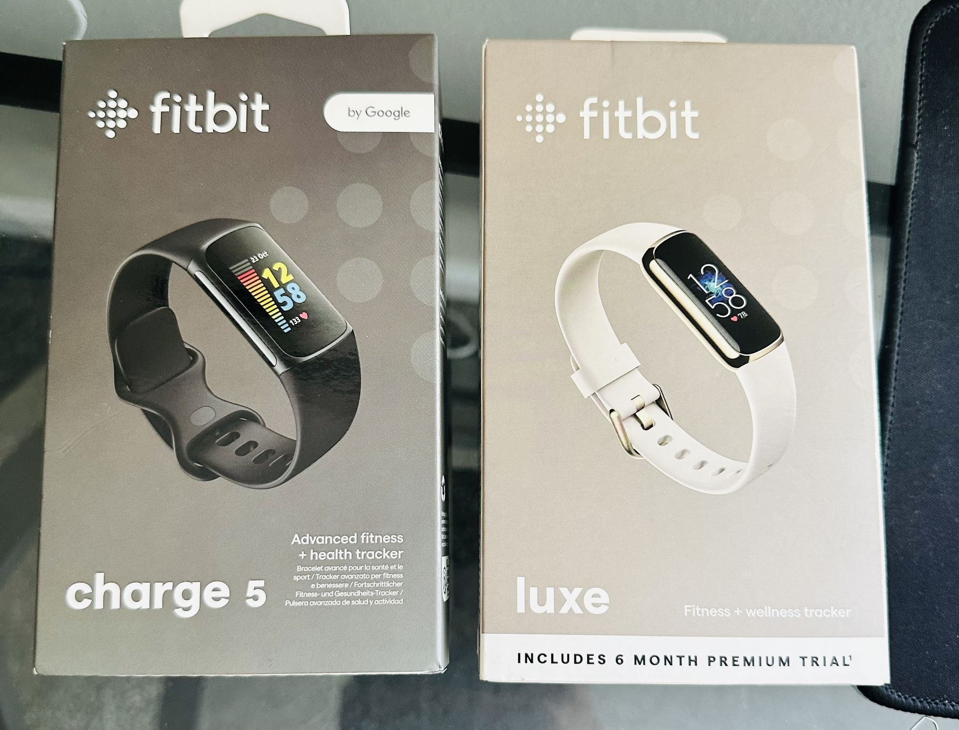 Fit Bit charge 5 & Luxe