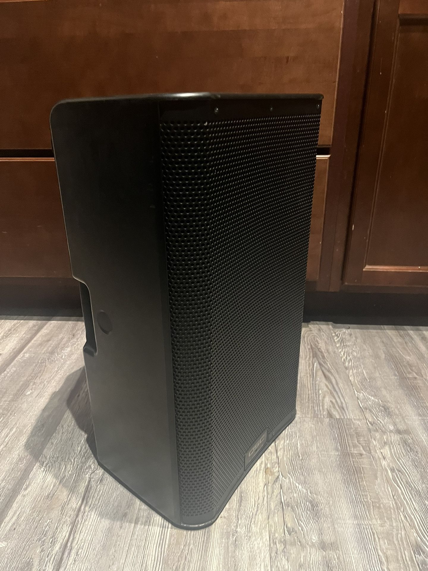 QSC K10.2 2000W 10 Inch Powered Speaker