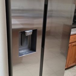 NEW SAMSUNG FRIDGERATOR