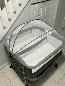Baby Bassinet with Canopy and Storage ca