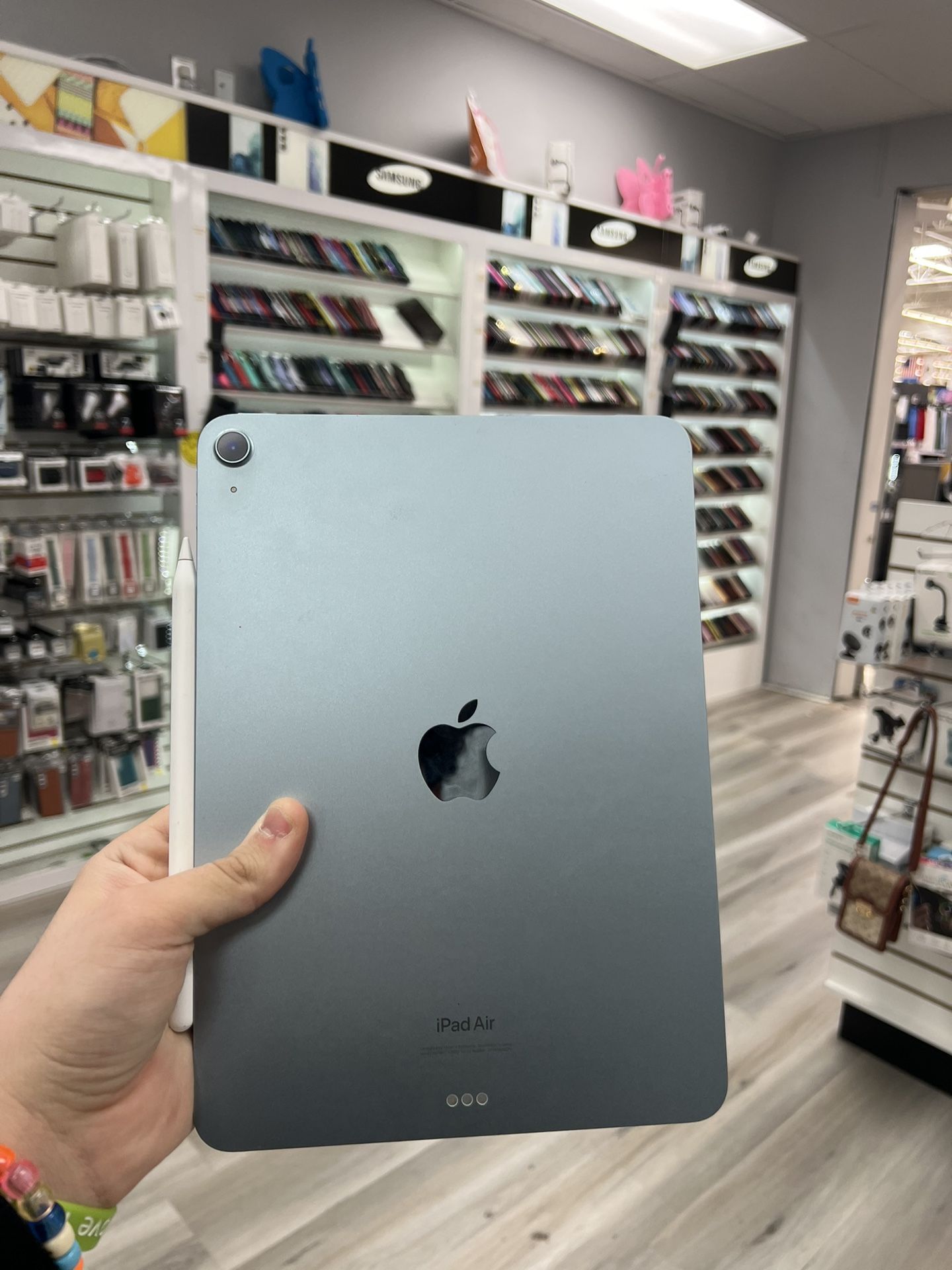 iPad Air 11 M2 Unlocked 128GB + With Original Apple Pro Pen +With Warranty +Free Charger