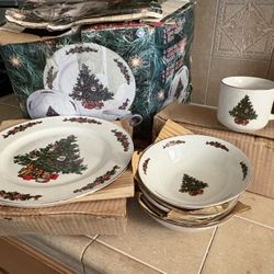 Christmas Dish Set (4)