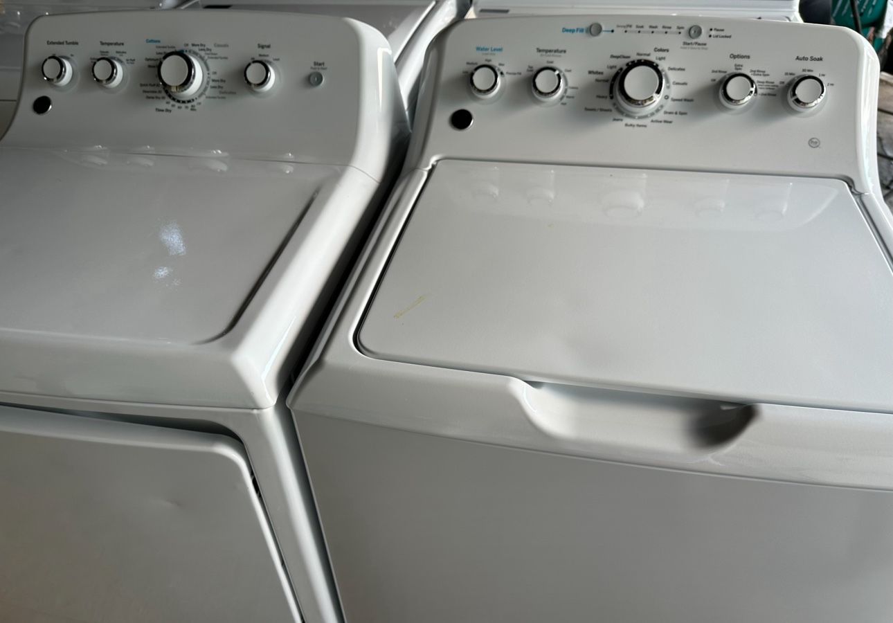 LIKE NEW. GE HE KING SIZE STAINLESS STEEL WASHER&ELECTRIC DRYER SET. PERFECT CONDITION.