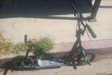 12" Mongoose Scooter
