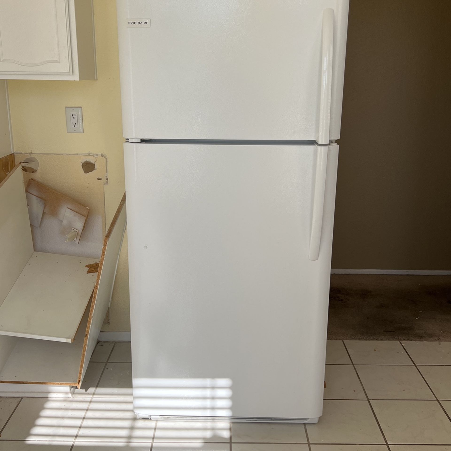Stove And Microwave Kenmore Brand. Refrigerator Frigidaire Brand for Sale in Oceanside, CA OfferUp
