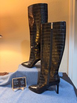 Gianni Bini snakeskin boots