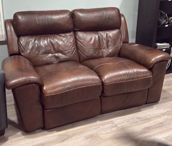 Brown leather recliner w/USB ports