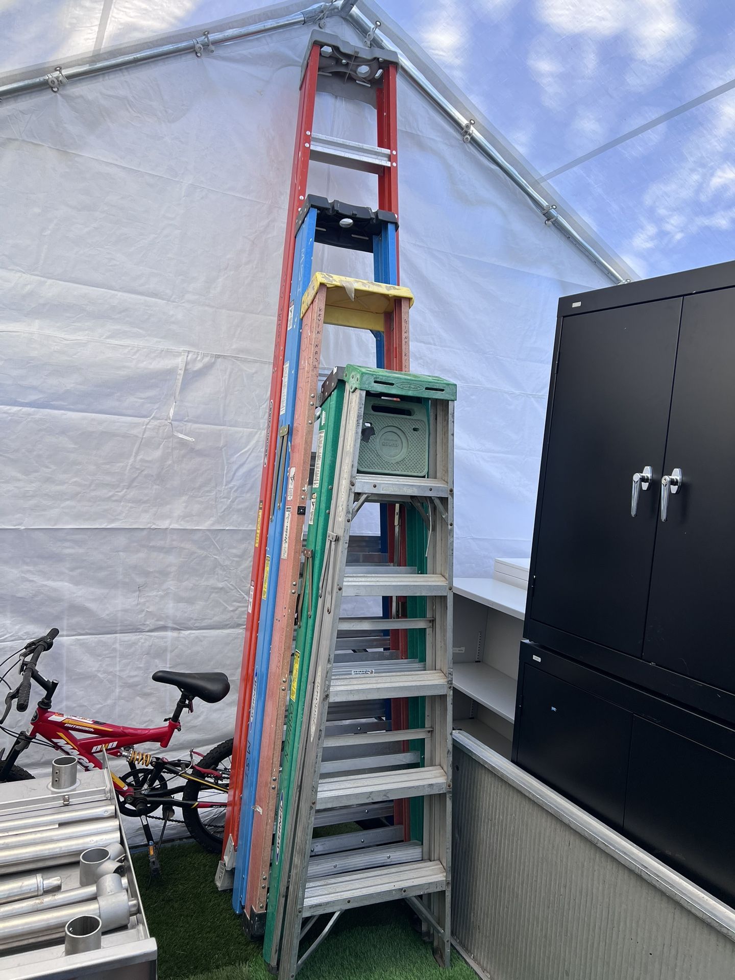 Ladders, fiberglass ladders, 10, 8, 7, 6, feet ladders Werner ladder Louisville ladder 