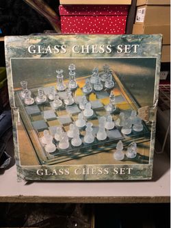 New GLASS CHESS SET