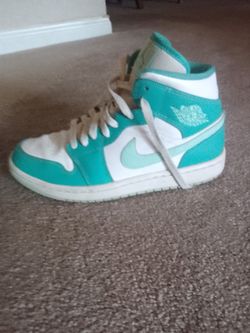Air Jordan 1 Women’s Size 8 Shoes