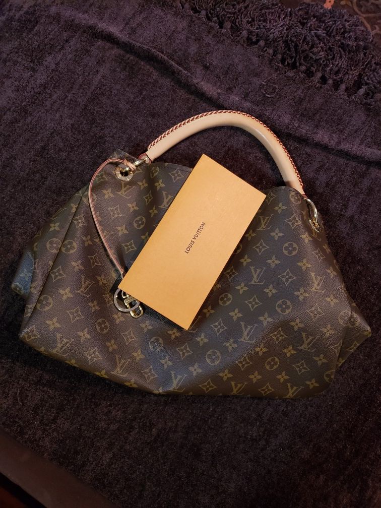 Original price 2,250! Louis Vuitton. Have receipts,bag and box. Brand New Condition!