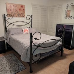 6 Piece Bedroom Set !! -Check Description-