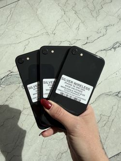 iPhone SE 2nd gen unlocked 64gb 🖤📱