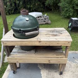Large Green Egg with Custom Table