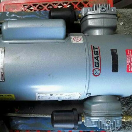 GAST 5HCD-43-M500DX Oiless Air Compressor & Vertical 30-gallon tank