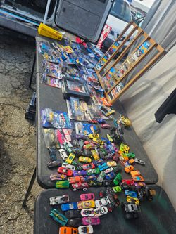 Hot wheels cars bundle
