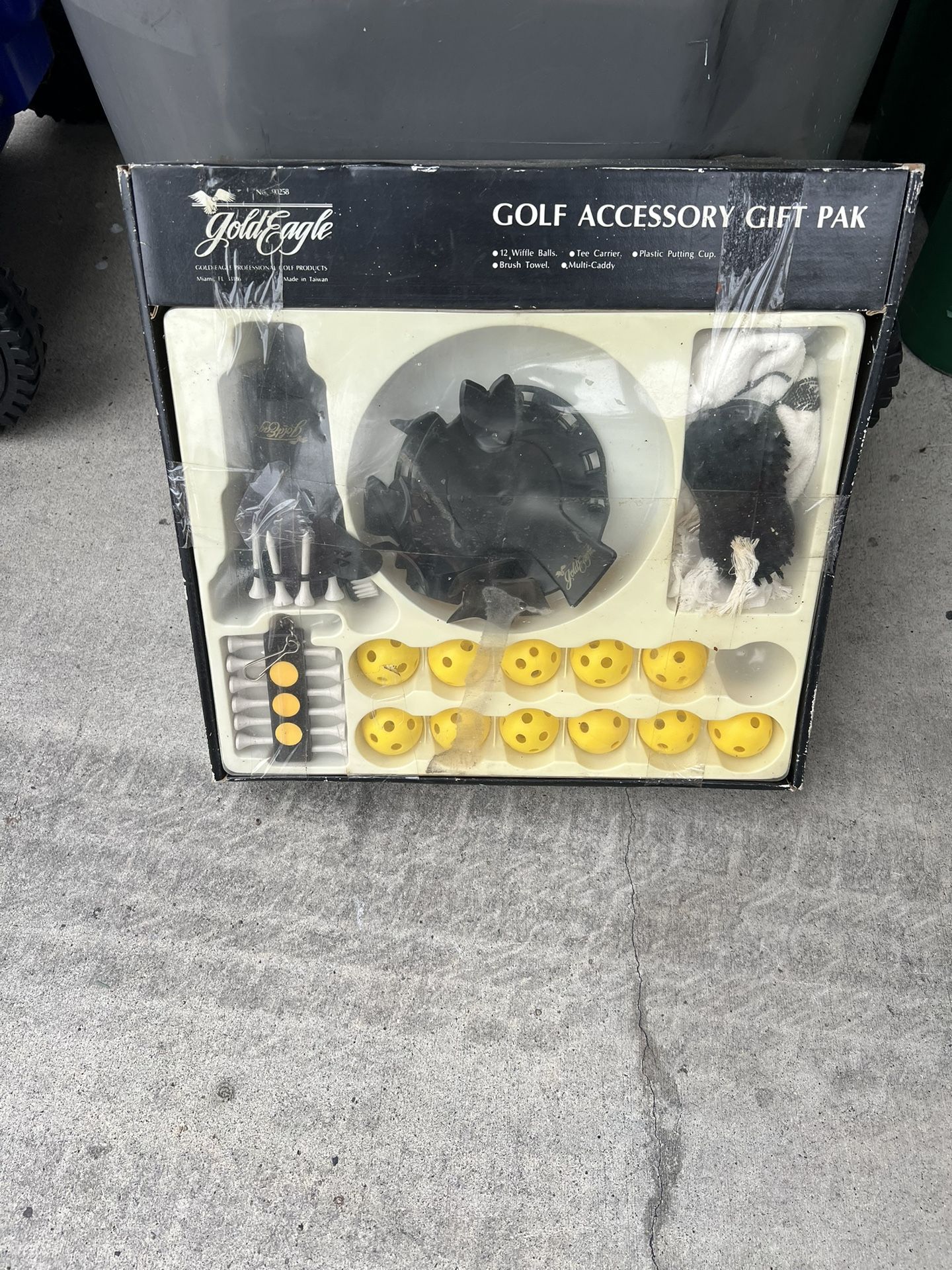 Golf accessory set