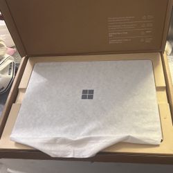Mircosoft Surface Laptop 5