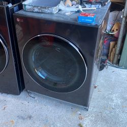 LG Stackable Wash n’ Dryer 