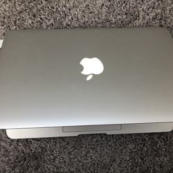Apple Macbook Air 11”