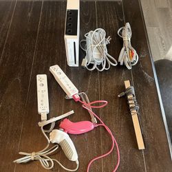 Nintendo Wii Console  w/ 2 Controllers 
