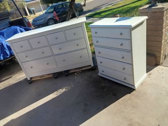 Dresser set