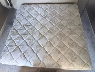 **FREE**  King Size mattress  **FREE**
