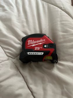 Milwaukee 25 ft tape w/LED light